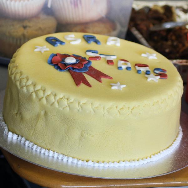IntSch10 076.jpg - The 'ASRA all Stars' cake for the Winners
